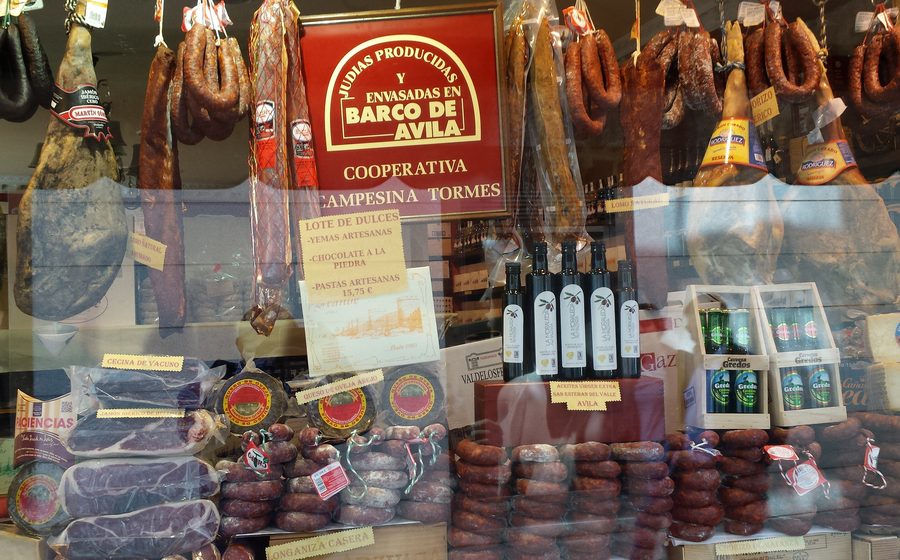 Escaparate de una tienda de productos locales
